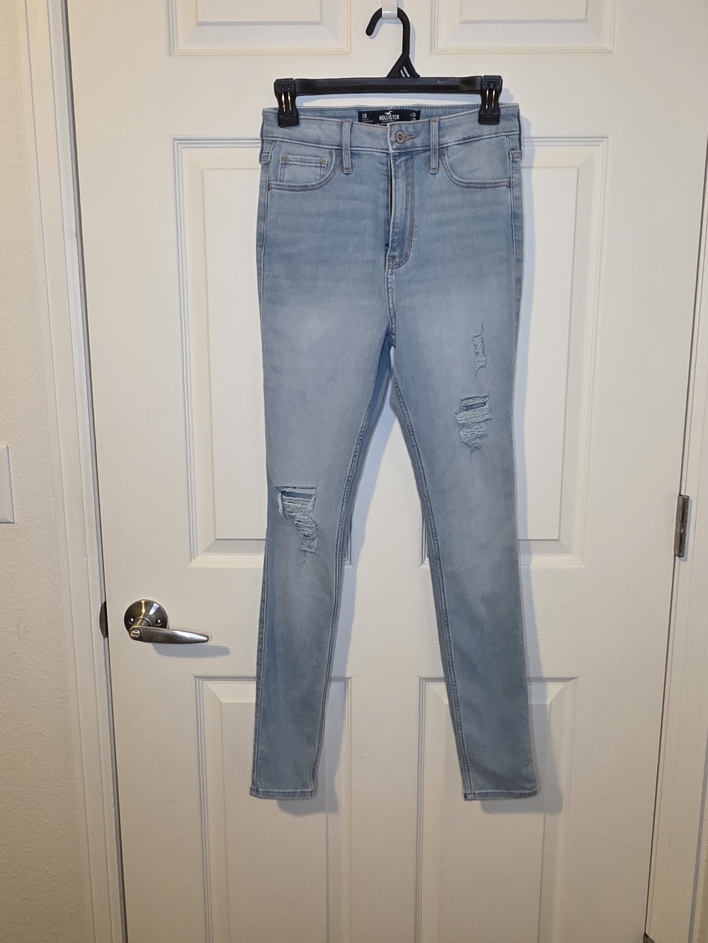 Hollister Ultra High-Rise Super Skinny Distressed Jeans 3R W26 L28